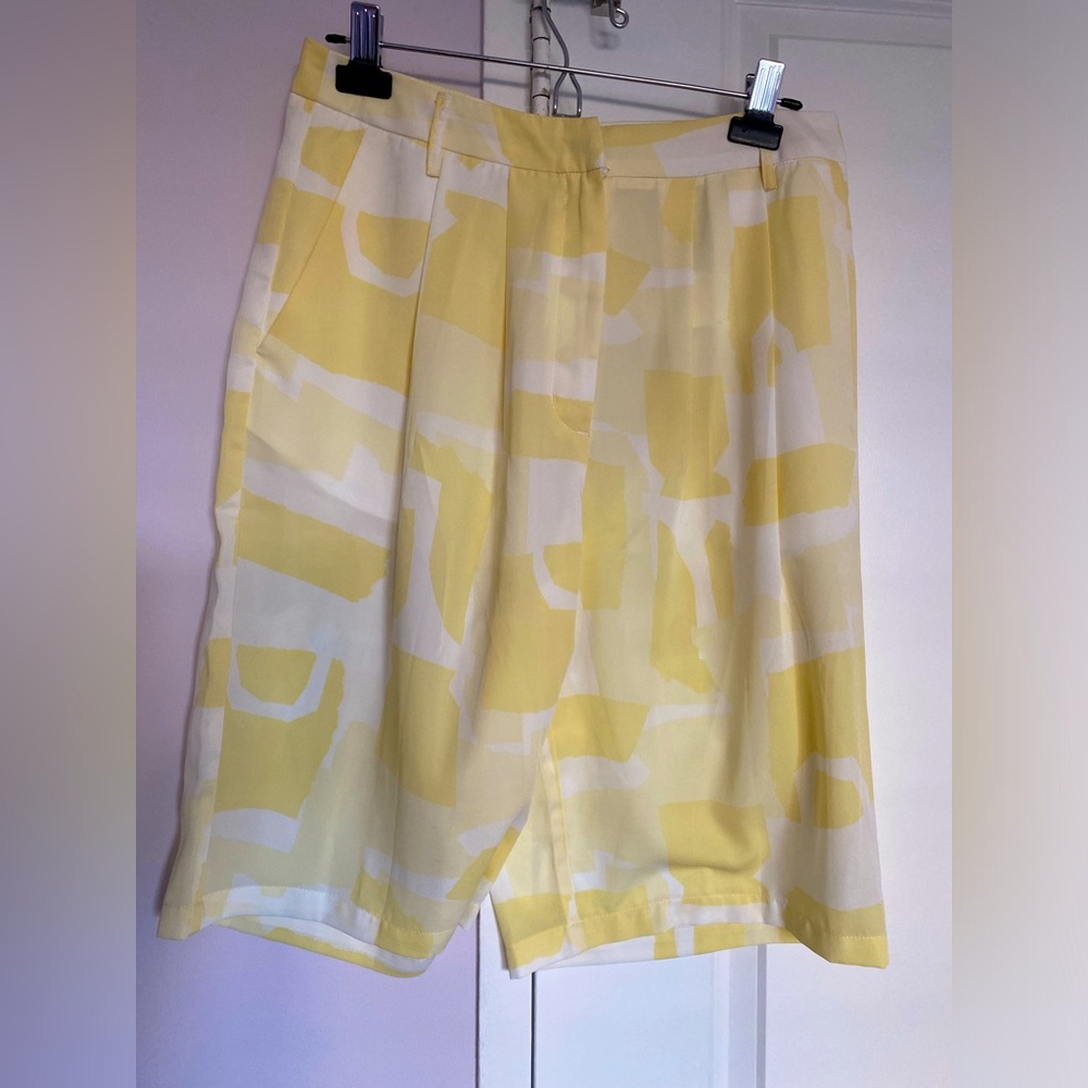 Glamorous studio shorts, new,US size 8
